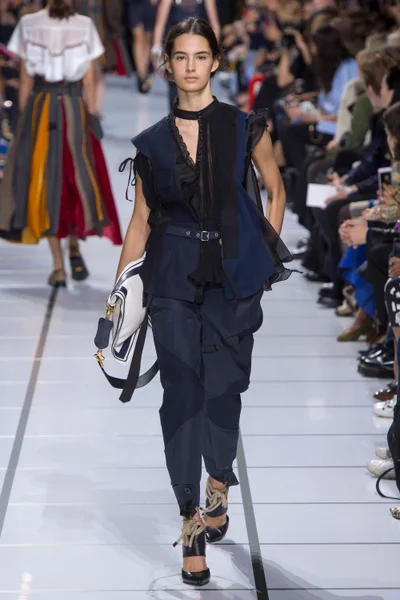 Look 23